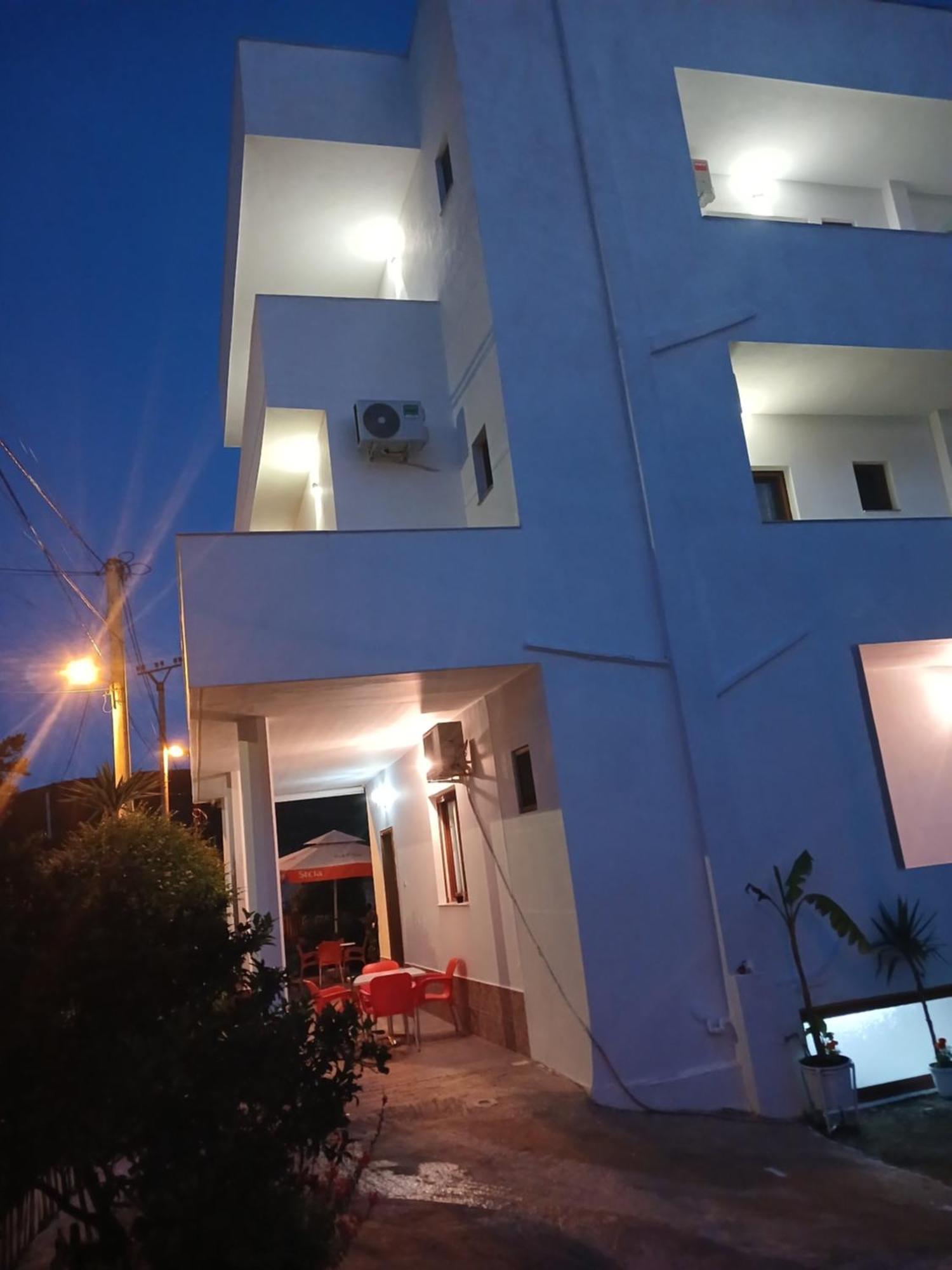 Vila Hergi Sarande Luaran gambar