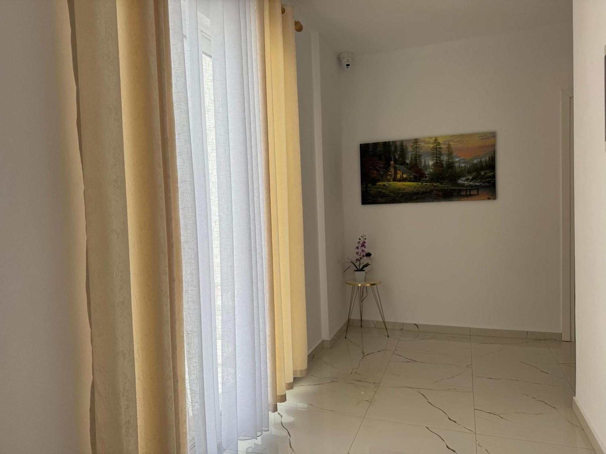 Vila Hergi Sarande Luaran gambar