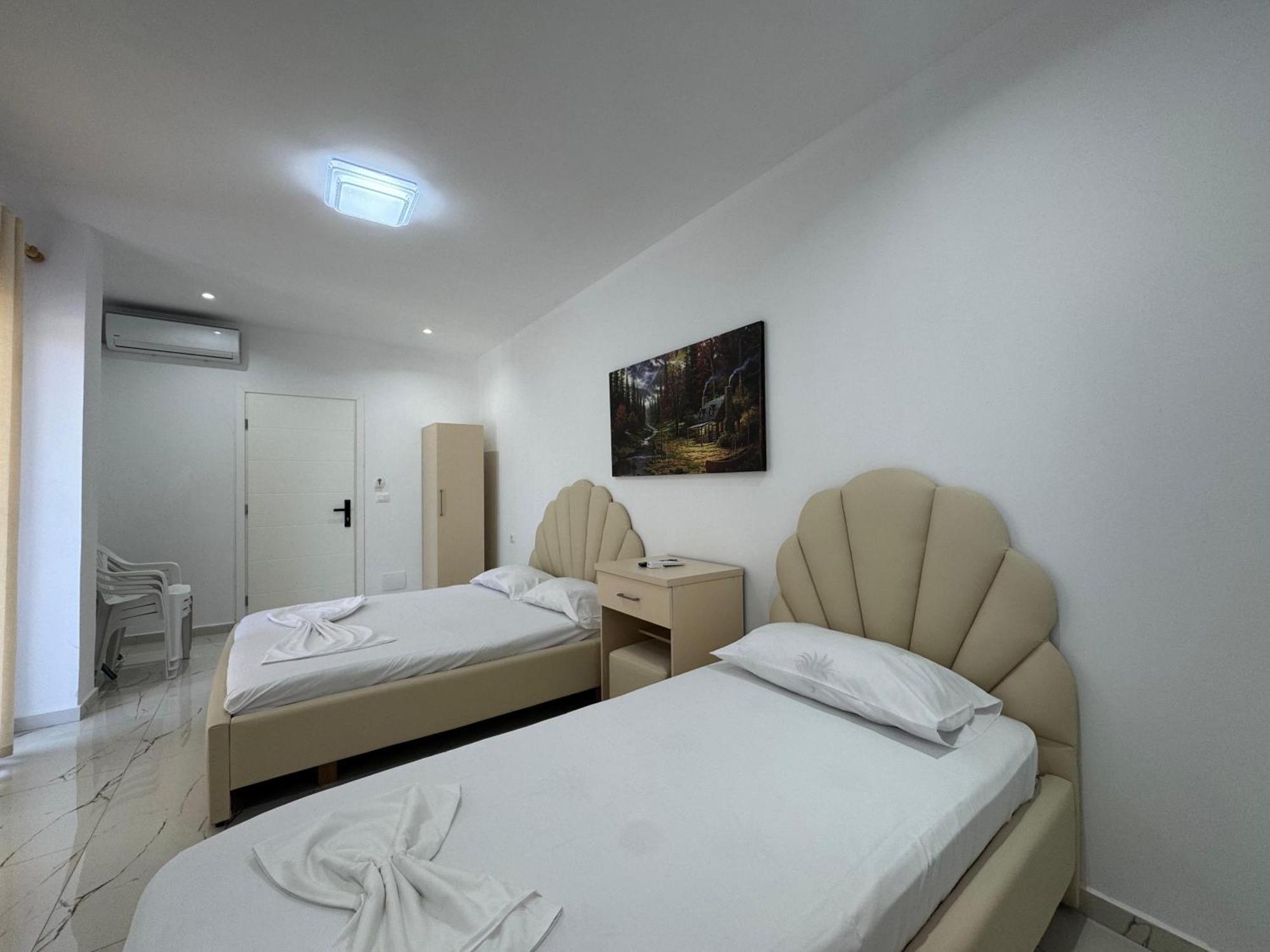 Vila Hergi Sarande Luaran gambar