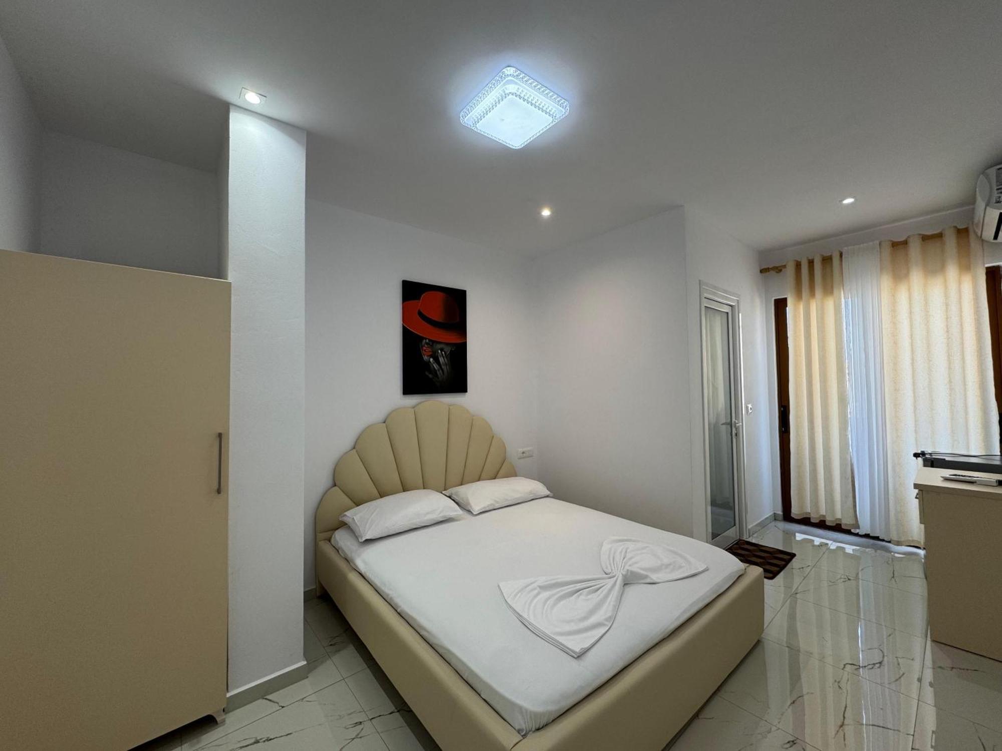 Vila Hergi Sarande Luaran gambar
