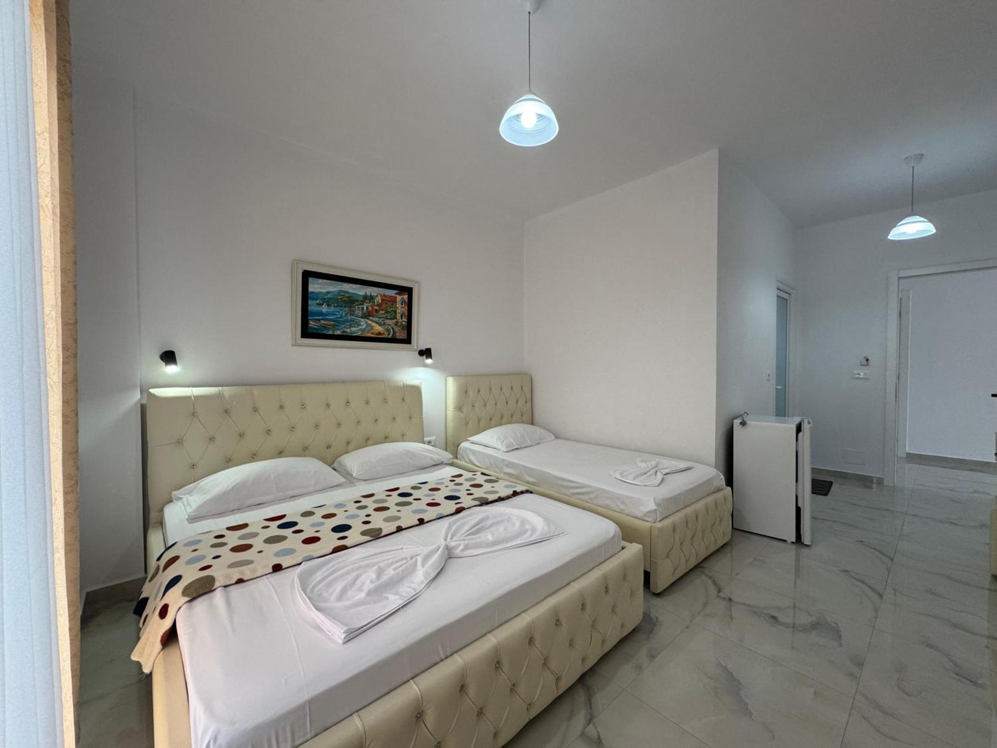 Vila Hergi Sarande Luaran gambar