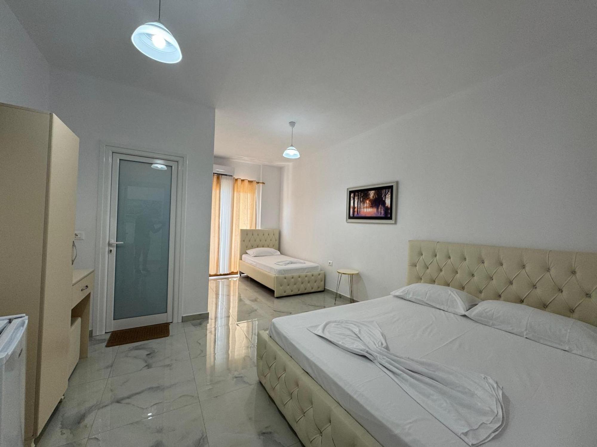 Vila Hergi Sarande Luaran gambar